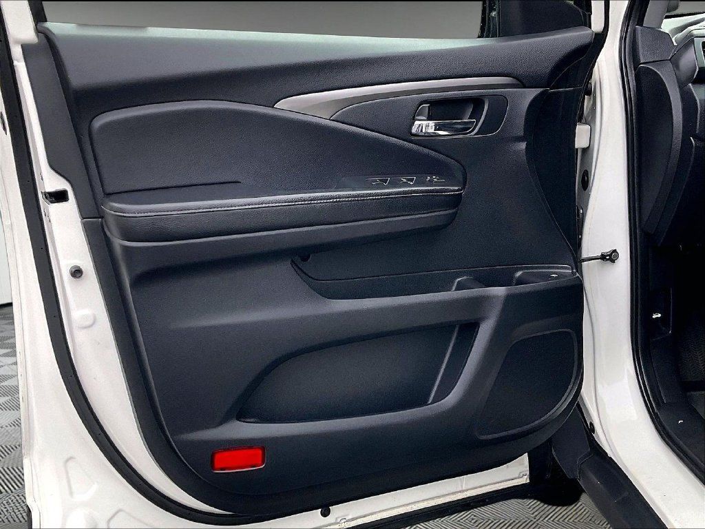 Used 2018 Honda Ridgeline RTL image 9