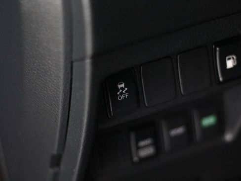 Used 2018 Nissan Rogue S AWD/4WD image 43