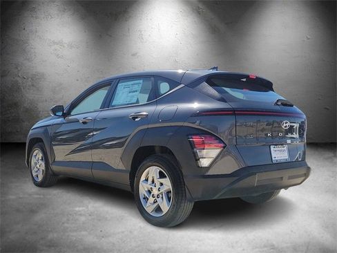 New 2026 Hyundai Kona SE image 4