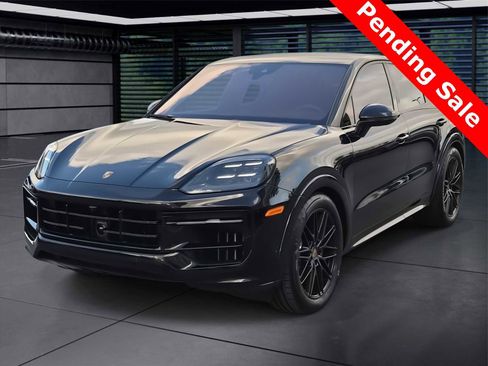 Used 2025 Porsche Cayenne GTS image 1