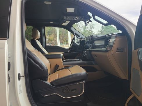 Used 2024 Ford F350 Lariat w/ Lariat Ultimate Package image 6