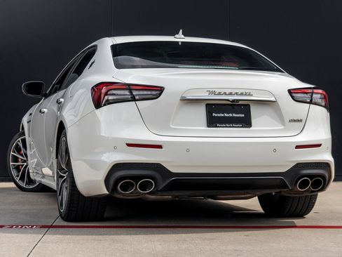 Used 2022 Maserati Ghibli Modena RWD image 6