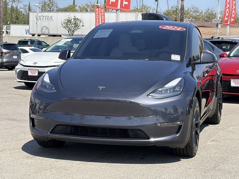 Used 2024 Tesla Model Y Long Range AWD/4WD image 47