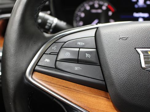 Used 2020 Cadillac XT5 Premium Luxury FWD image 13