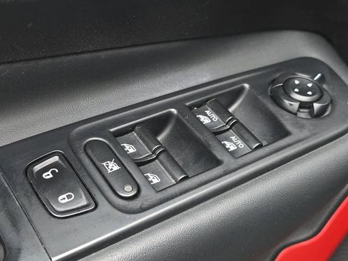 Used 2017 Jeep Renegade Trailhawk image 15