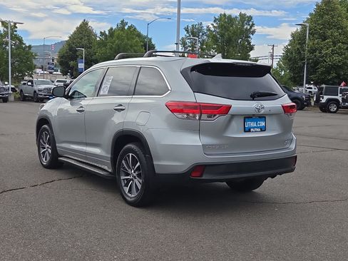 Used 2018 Toyota Highlander XLE FWD image 12