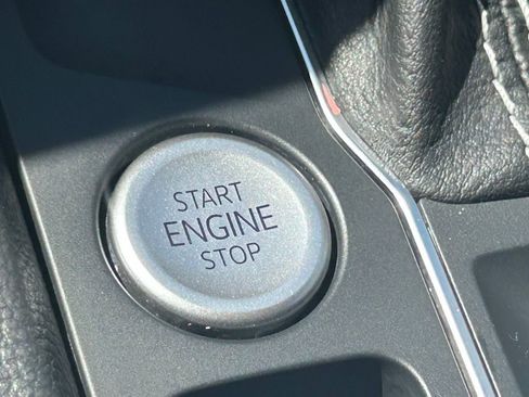 Used 2023 Volkswagen Atlas SE w/ Black Wheel Package image 54