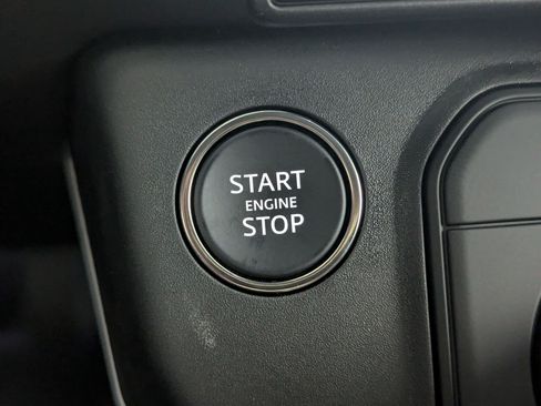 Used 2026 Land Rover Defender 130 X-Dynamic SE AWD/4WD image 32