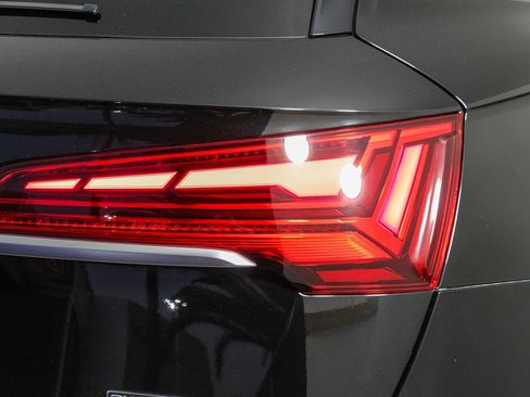 Used 2022 Audi Q5 2.0T Premium Plus w/ Premium Plus Package image 9