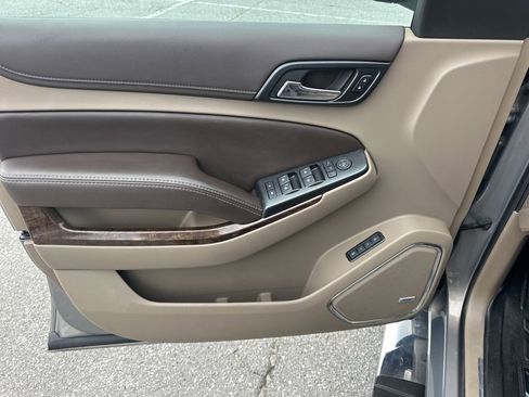 Used 2017 Chevrolet Tahoe LT w/ LT Signature Package image 29