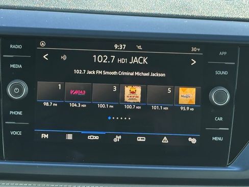 Used 2024 Volkswagen Taos SE image 14