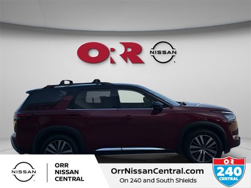 Used 2022 Nissan Pathfinder Platinum w/ Cargo Package image 4