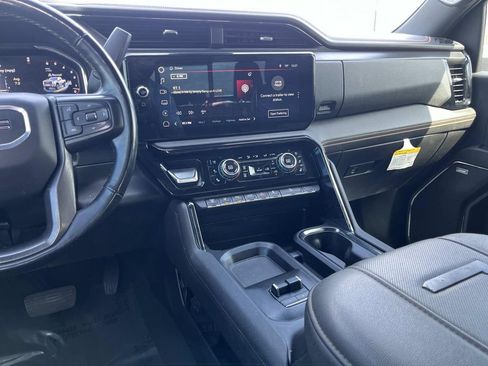 Used 2024 GMC Sierra 2500 AT4 w/ AT4 Preferred Package image 14