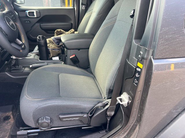 Used 2024 Jeep Wrangler Sport AWD/4WD image 5