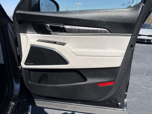 Used 2023 Kia Telluride SX image 12