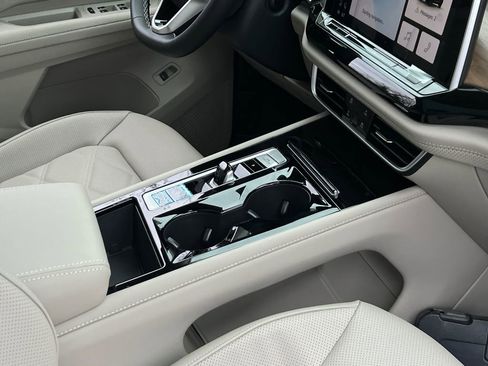 New 2026 Volkswagen Atlas SE image 11