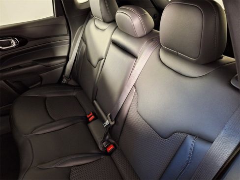 New 2026 Jeep Compass Latitude image 15