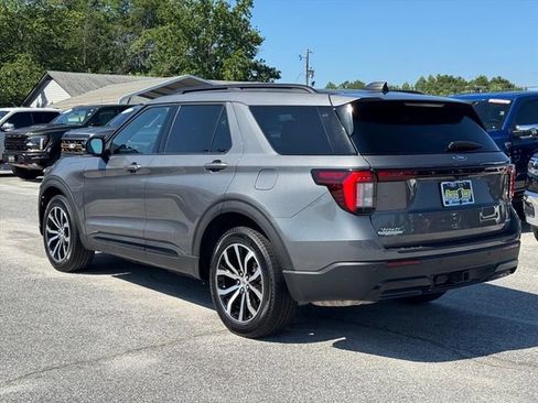 Used 2025 Ford Explorer ST-Line AWD/4WD image 6
