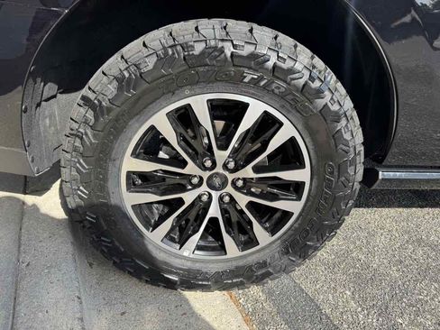 Used 2025 Ford Expedition Platinum AWD/4WD image 77