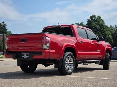 Used 2017 Toyota Tacoma Limited w/ Tow Package AWD/4WD image 27
