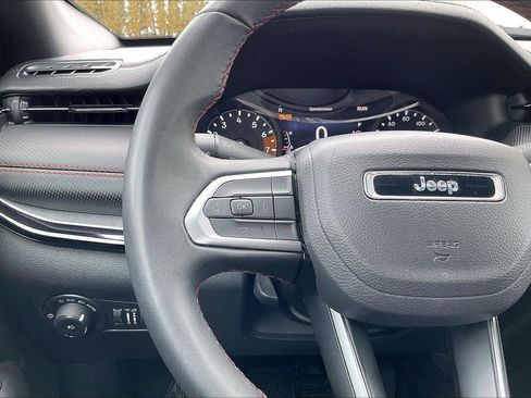 Used 2024 Jeep Compass Trailhawk image 19