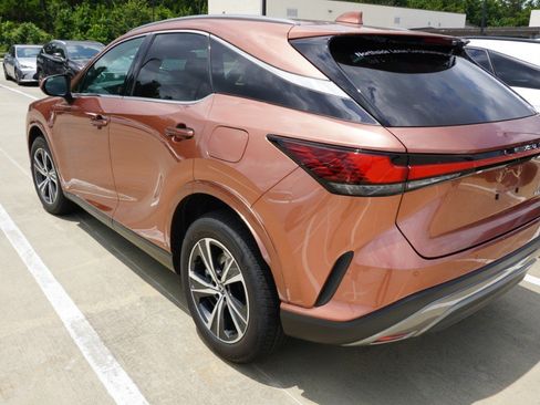 Used 2025 Lexus RX 350 Premium w/ Accessory Package (Z1) FWD image 7