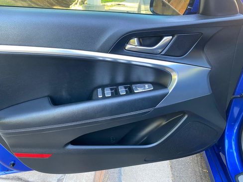 Used 2019 Genesis G70 2.0T Advanced RWD image 20