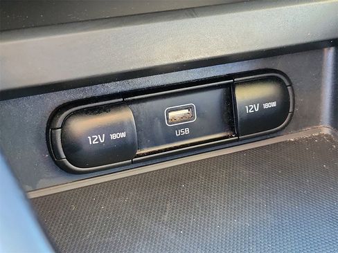 Used 2025 Kia Soul LX w/ LX Technology Package image 27