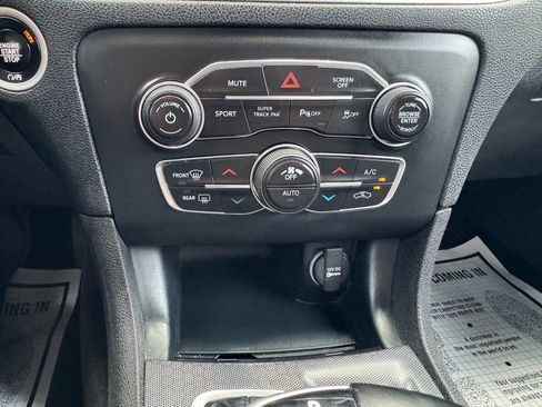 Used 2018 Dodge Charger GT AWD/4WD image 48