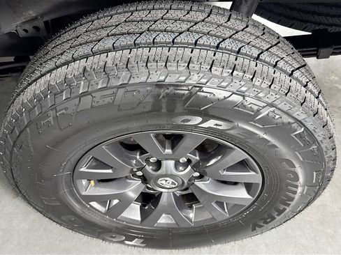 Used 2022 Toyota Tacoma SR5 image 37