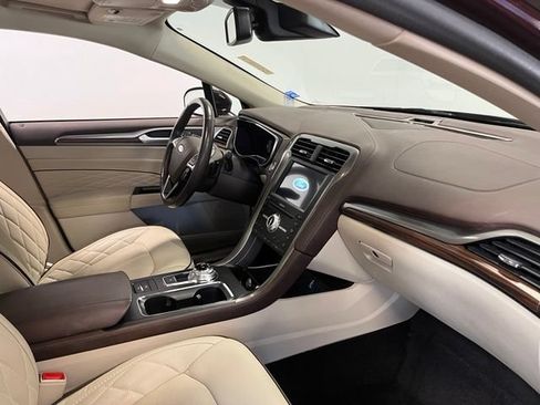 Used 2017 Ford Fusion Platinum FWD image 11
