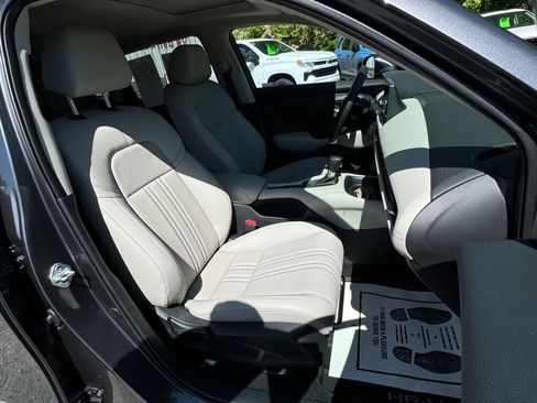 Used 2026 Honda HR-V EX-L image 22