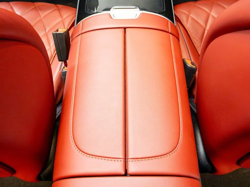 Used 2022 Mercedes-Benz S 580 4MATIC Sedan w/ AMG Line Package image 36