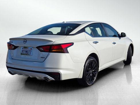 Used 2025 Nissan Altima 2.5 SV w/ SV Special Edition Package AWD/4WD image 4