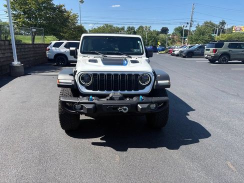 Used 2024 Jeep Wrangler Unlimited Rubicon 4xe w/ Capability Package AWD/4WD image 2