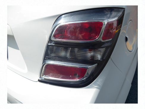 Used 2018 Chevrolet Sonic LT image 17