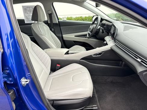 Used 2024 Hyundai Elantra Limited FWD image 9