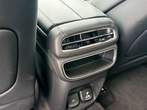 Used 2024 Genesis GV80 3.5T image 25