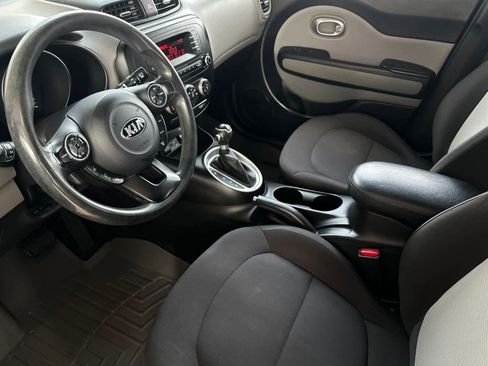Used 2015 Kia Soul FWD image 11