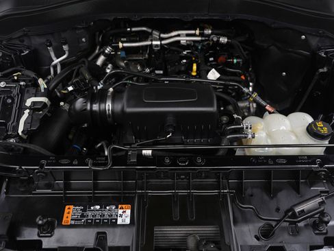 Used 2021 Ford Explorer XLT w/ Equipment Group 202A image 33