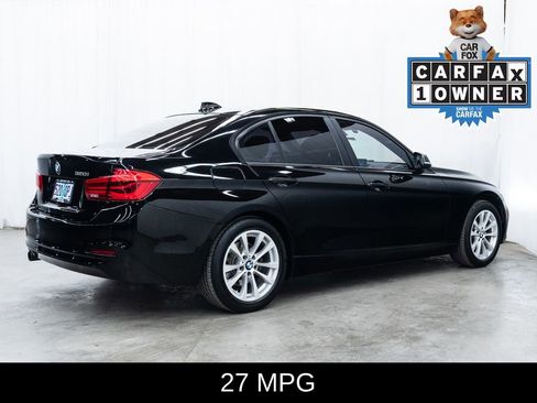 Used 2017 BMW 320i Sedan RWD image 6