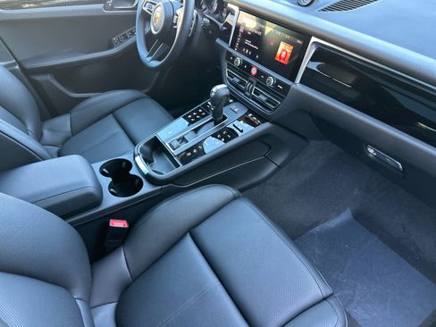 New 2026 Porsche Macan image 17