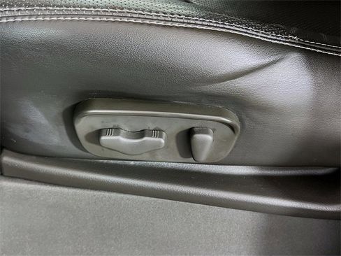 Used 2021 Nissan Frontier PRO-4X w/ Pro-4x Utility Package image 18