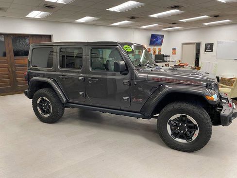 Used 2018 Jeep Wrangler Unlimited Rubicon w/ Dual Top Group image 17