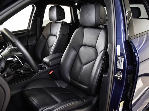 Certified 2026 Porsche Macan S AWD/4WD image 4