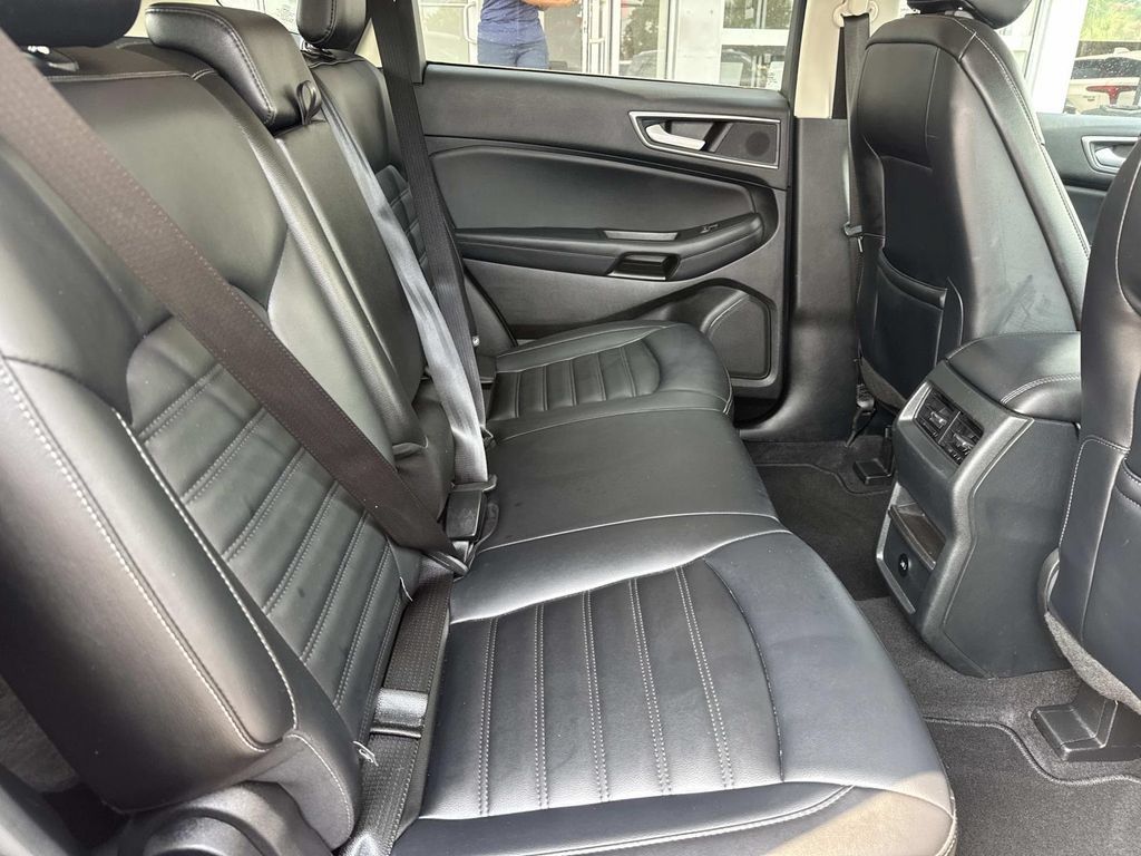 Used 2024 Ford Edge SEL AWD/4WD image 10