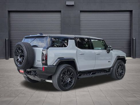 Used 2025 GMC Hummer EV 2X w/ LPO, Dark Essentials Package AWD/4WD image 5