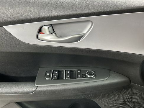 Certified 2023 Kia Forte LXS FWD image 11
