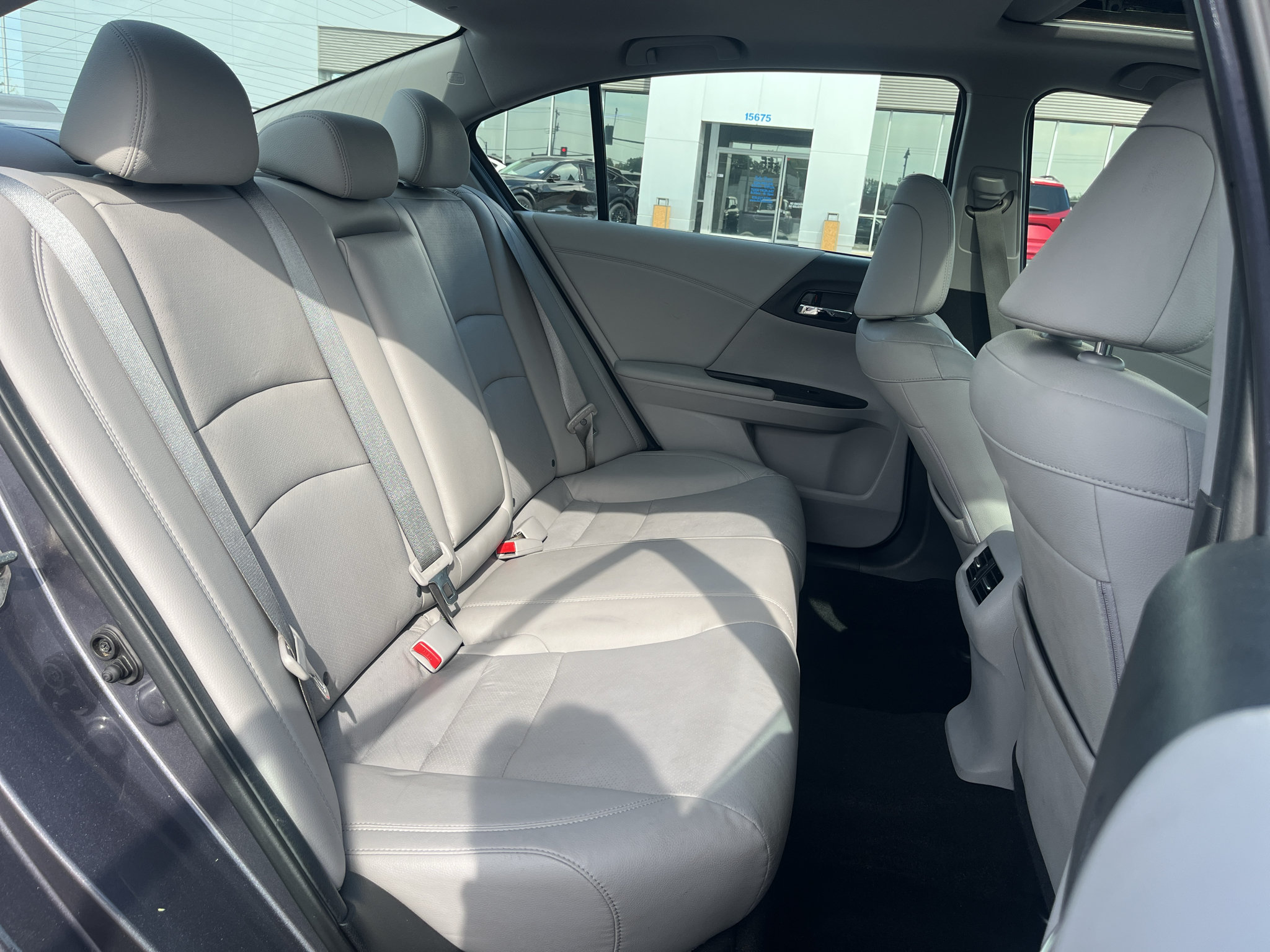 Used 2015 Honda Accord EX-L image 33