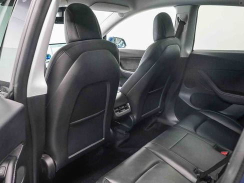 Used 2021 Tesla Model Y Long Range image 18
